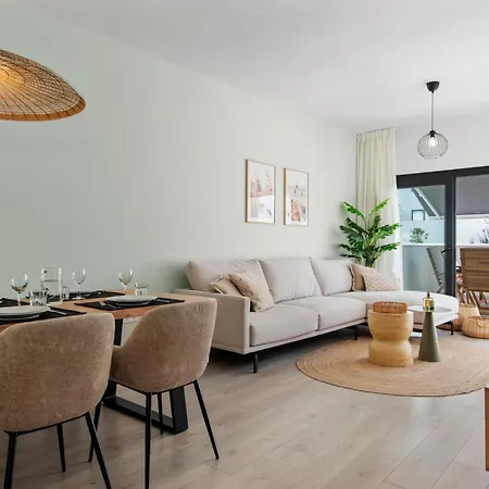 Garden View - Big Terrace Apartment *