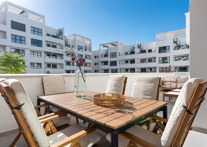 Garden View - Big Terrace Daire Estepona