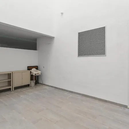 Garden View - Big Terrace Apartment